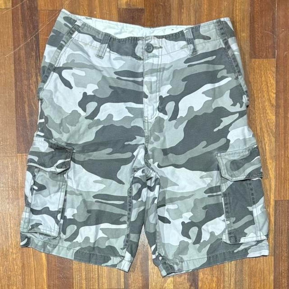 Early 2000s Faded Glory Black and White Camo Military Cargo Shorts